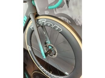 Bianchi Specialissima RC teamová edice Dura Ace Di2 +WATT karbon kola Vision 50cm 2025