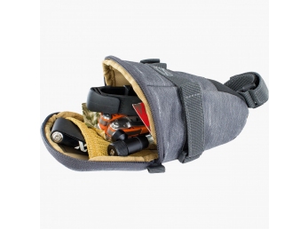 Podsedlová brašna EVOC SEAT BAG TOUR M 0,7L karbon šedá
