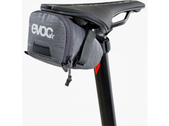 Podsedlová brašna EVOC SEAT BAG TOUR M 0,7L karbon šedá