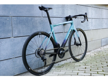 Bianchi Specialissima PRO SRAM FORCE AXS D2 - karbon kola Palladium Iridium 33 2025
