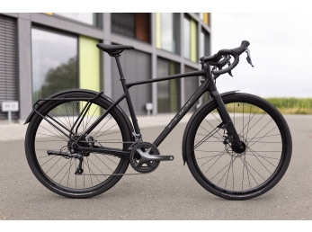 CUBE Nuroad FE black´n´metalgrey 56cm 2022