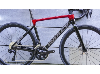 Ridley FALCN Shimano 105 Di2, UD Carbon + Candy Red Metallic + Silver
