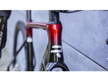 Ridley FALCN Shimano 105 Di2, UD Carbon + Candy Red Metallic + Silver