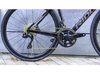 Ridley FALCN Shimano 105 Di2, UD Carbon + Candy Red Metallic + Silver