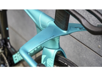Bianchi Aquila RC Sram Rival AXS E1, Metallic Celeste Black 2026