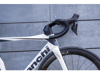 Bianchi Oltre COMP 105 Di2 12sp Whitel / Graphite 55cm 2023