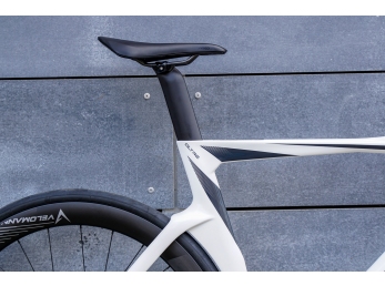 Bianchi Oltre COMP 105 Di2 12sp Whitel / Graphite 55cm 2023