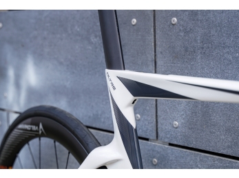 Bianchi Oltre COMP 105 Di2 12sp Whitel / Graphite 55cm 2023