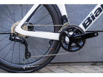 Bianchi Oltre COMP 105 Di2 12sp Whitel / Graphite 55cm 2023