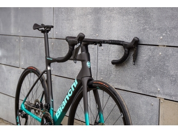 Bianchi Specialissima RC Dura Ace Di2 +WATT karbon kola RC33 2025