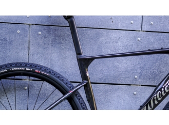 Wilier RAVE ID2 SRAM RIVAL XPLR AXS E1 1x13S 	MICHE GRAFF XL Glitch Black