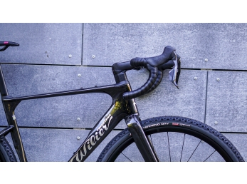 Wilier RAVE ID2 SRAM RIVAL XPLR AXS E1 1x13S 	MICHE GRAFF XL Glitch Black