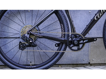 Wilier RAVE ID2 SRAM RIVAL XPLR AXS E1 1x13S 	MICHE GRAFF XL Glitch Black