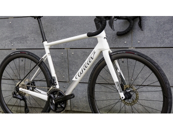 Wilier GARDA Shimano 105 Di2 +Miche SWR 40 Carbon White Black L