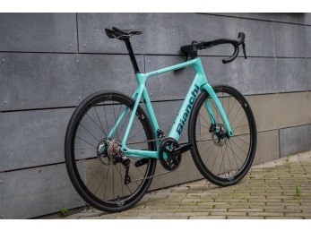 Bianchi Infinito 105 12s - Celeste glossy/black decals 2025