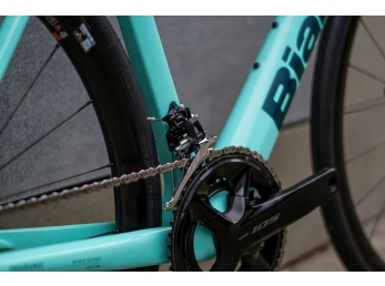 Bianchi Infinito 105 12s - Celeste glossy/black decals 2025