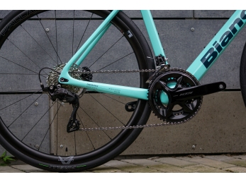 Bianchi Infinito 105 12s - Celeste glossy/black decals 2025