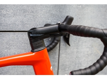 Wilier GRANTURISMO Disc + Shimano 105 Di2,  red white VELIKOST L