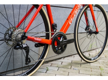 Wilier GRANTURISMO Disc + Shimano 105 Di2,  red white VELIKOST L
