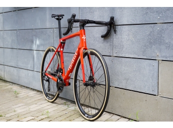 Wilier GRANTURISMO Disc + Shimano 105 Di2,  red white VELIKOST L