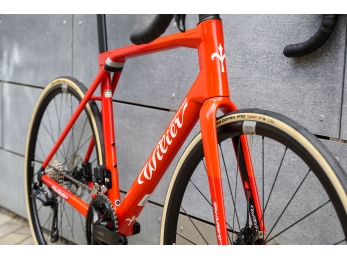 Wilier GRANTURISMO Disc + Shimano 105 Di2,  red white VELIKOST L