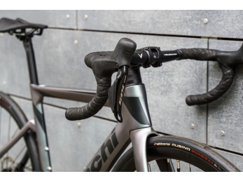 Bianchi Oltre RACE Shimano 105 Di2 Graphite Cangiante/Graph.Matt 2024