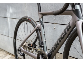 Bianchi Oltre RACE Shimano 105 Di2 Graphite Cangiante/Graph.Matt 2024