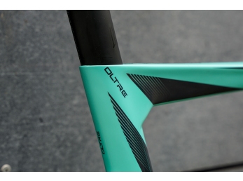 Bianchi Oltre Disc Ultegra Di2 12sp Celeste 2024