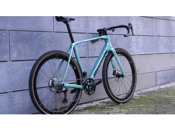 Bianchi Impulso RC SHIMANO GRX DI2 2X12 DISC CELESTE METALLIC 2026