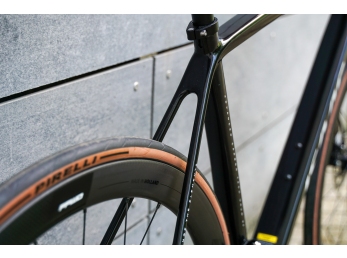 ISAAC Vitron Onyx Black  Shimano 105/ FFWD TYRO velikost L