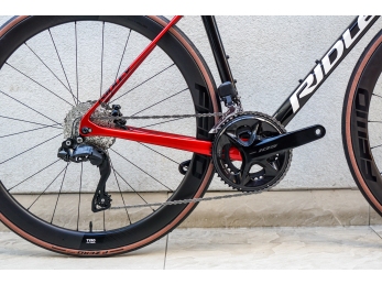 Ridley Fenix SLiC  Shimano 105 Di2/ FFWD Tyro vel. S 54cm 2023