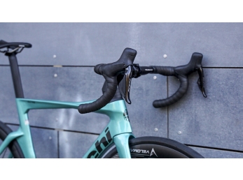 Bianchi Oltre COMP 105 Di2 12sp Metallic Celeste/Black - full glossy 2025