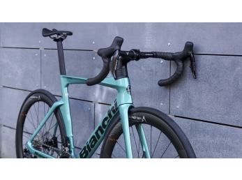 Bianchi Oltre COMP 105 Di2 12sp Metallic Celeste/Black - full glossy 2025