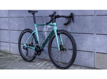 Bianchi Oltre COMP 105 Di2 12sp Metallic Celeste/Black - full glossy 2025