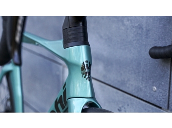 Bianchi Oltre COMP 105 Di2 12sp Metallic Celeste/Black - full glossy 2025
