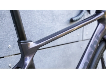 Bianchi Infinito Ultegra Di2 - Purple black glossy/black matt 2025