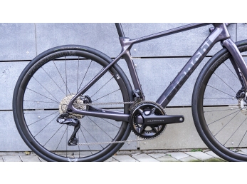 Bianchi Infinito Ultegra Di2 - Purple black glossy/black matt 2025