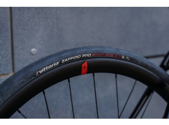 Wilier CENTO1 HYBRID+Shimano 105+NDR28 black red velikost L