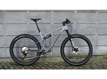 Testovací flotila Wilier URTA MAX SLR + XT 1x12 + SID + K6 grey L