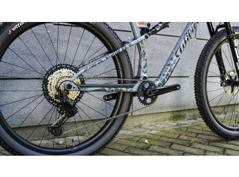 Testovací flotila Wilier URTA MAX SLR + XT 1x12 + SID + K6 grey L