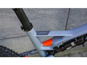 Testovací flotila Wilier URTA MAX SLR + XT 1x12 + SID + K6 grey L