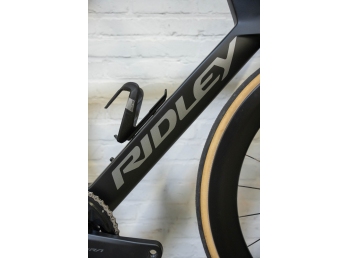 Ridley Noah FAST 3.0 Shimano Ultegra Di2 UD Carbon + Empress Grey Metallic
