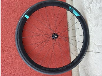 Zapletená kola FULCRUM RACING 400 + Pirelli PZero