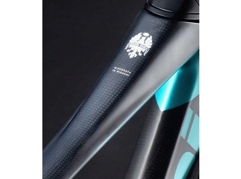 Bianchi Oltre RC Disc Carbon UD / Metallic Celeste full MATT Dura Ace + WATT 2025