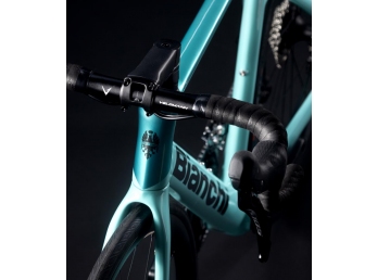 Bianchi Oltre RACE Shimano 105 Di2 CK16/Metallic Celeste 2025