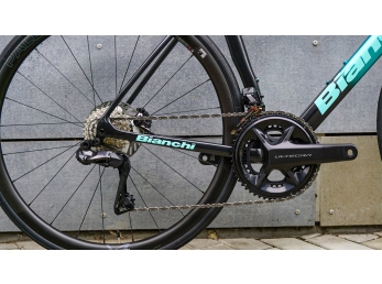 Bianchi Specialissima COMP 105 Di2-karbon kola Palladium 33 Metallic CK16 2026